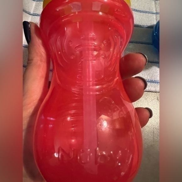 3 Nuby straw cups - Picture 6 of 8